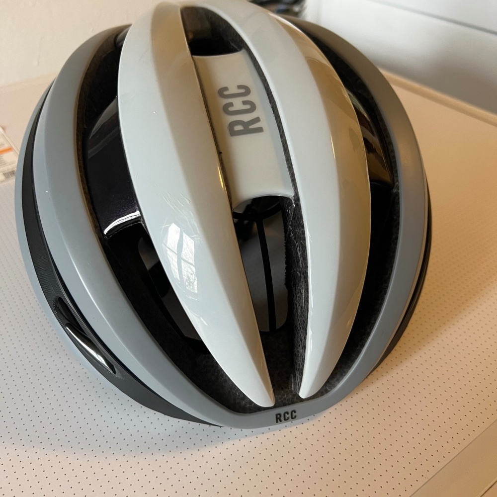 Rapha rcc Helmet MIPS Giro  Rapha rcc Helmet MIPS system size Medium helmet $130